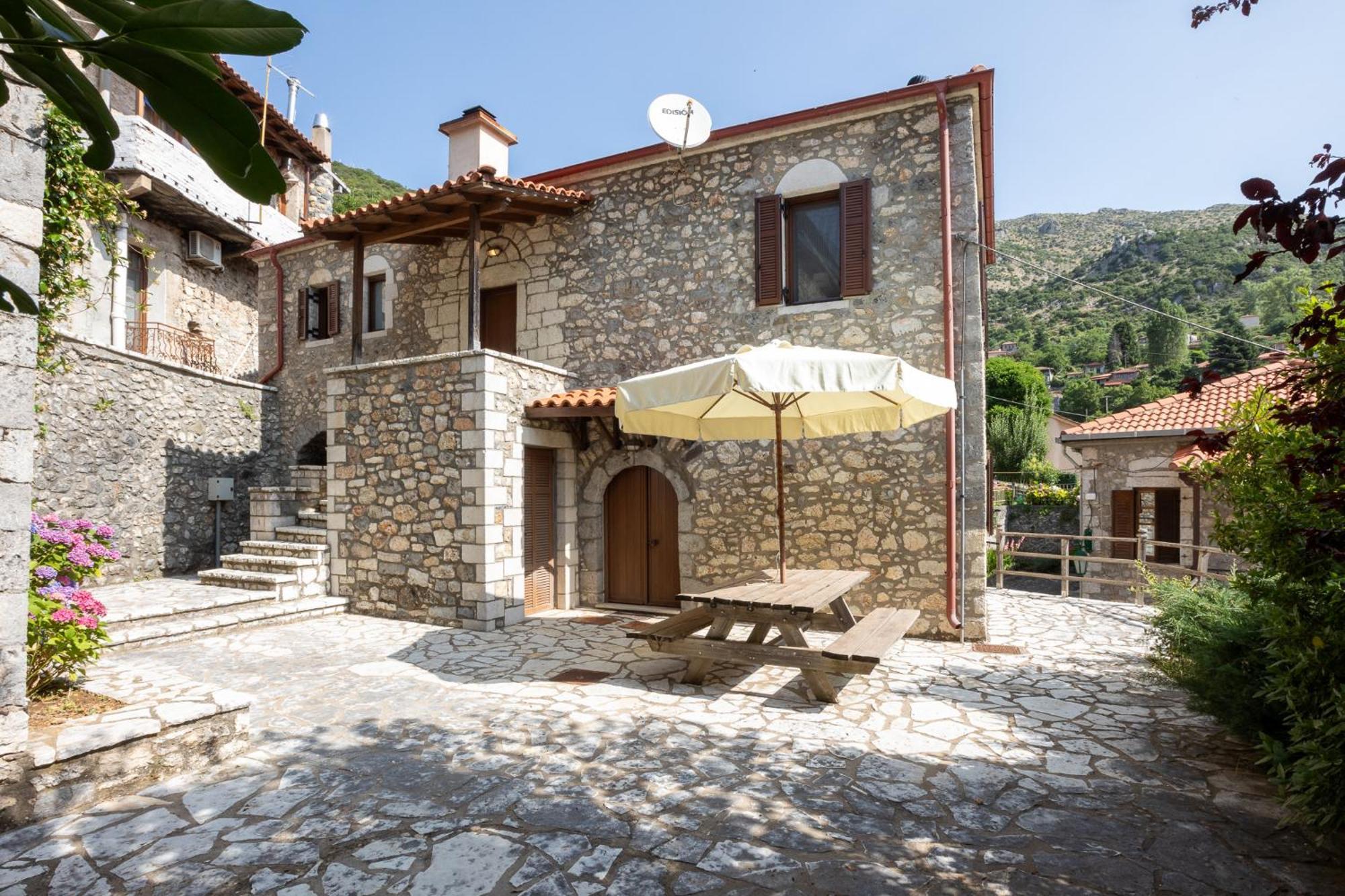 Rustic Home In Heart Of Stemnitsa Zewnętrze zdjęcie